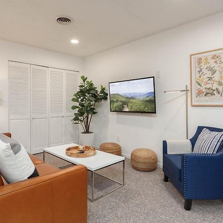 헨더슨빌 Hendo Hideaway A 2Bed/1Bath 아파트 외부 사진